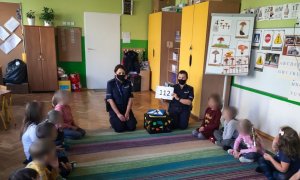 policjantki z białostockiej komendy podczas spotkania z dziecmi