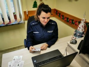 policjantka z białostockiej komendy podczas spotkania online